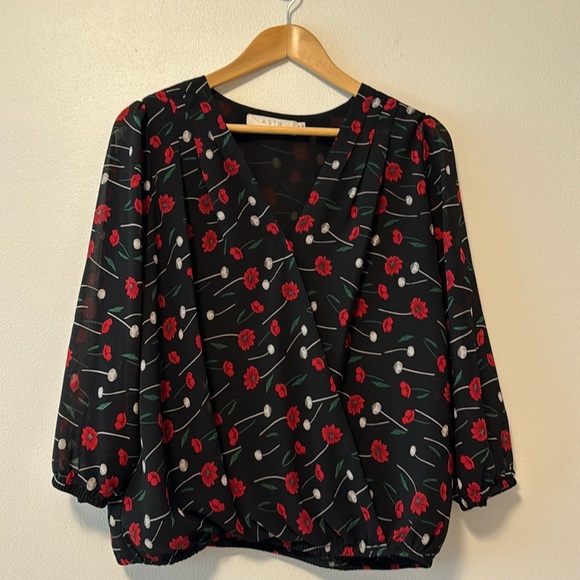 ASTR Surplice Top Womens Medium Floral Dark Feminine Work Office Career Red Blk - Picture 1 of 11
